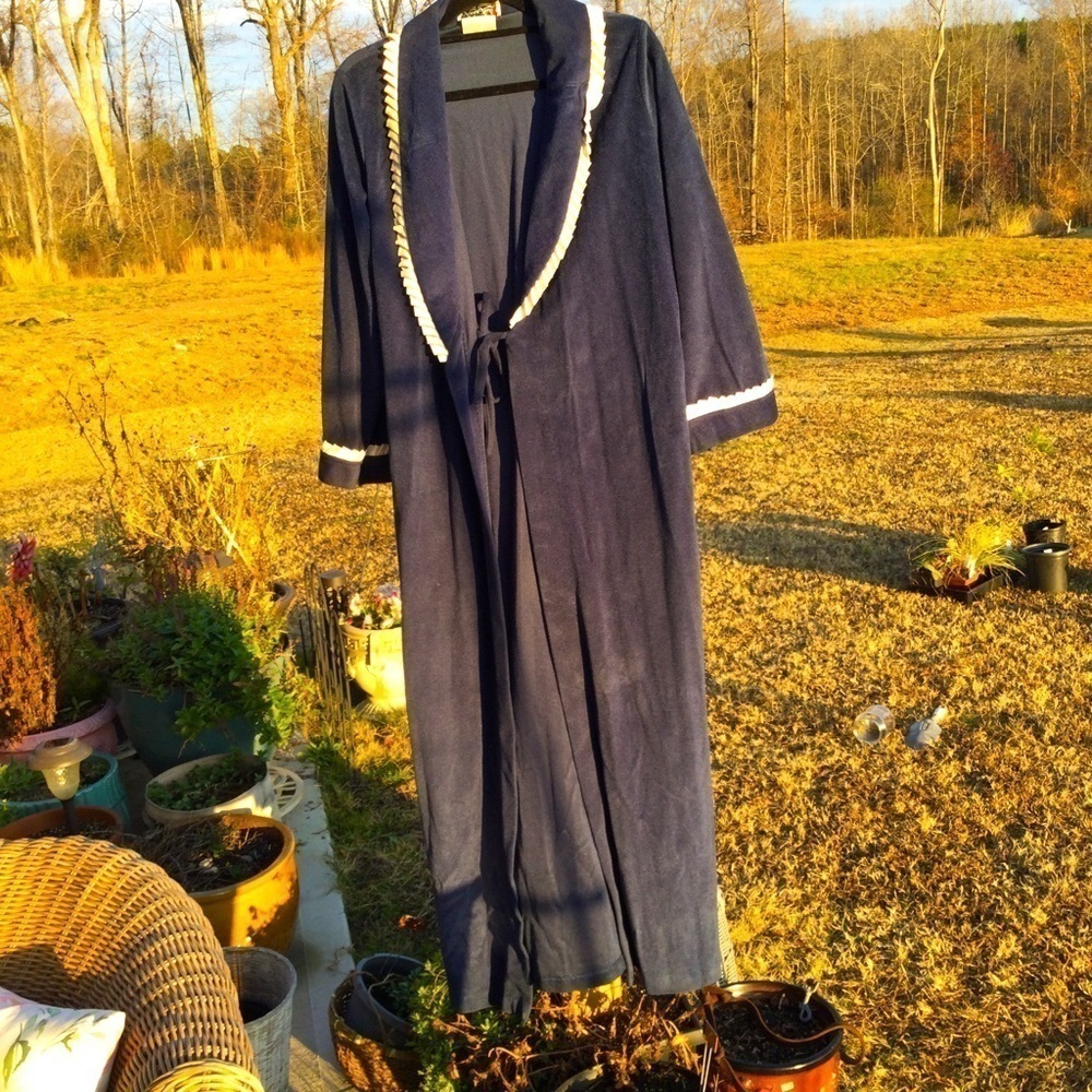 Vintage medium velour navy white Anne Leslie robe housecoat Ruffle 70s cottage M